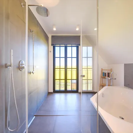 Reetland Am - Luxusplus Reetdachvilla Mit 4 Schlafzimmern Und Kamin G11 * Dranske