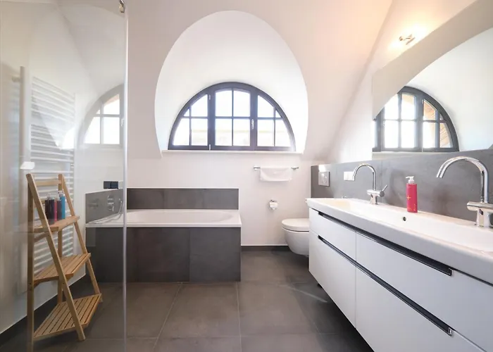 Semesterbostad Reetland Am - Luxusplus Reetdachvilla Mit 4 Schlafzimmern Und Kamin G11 *