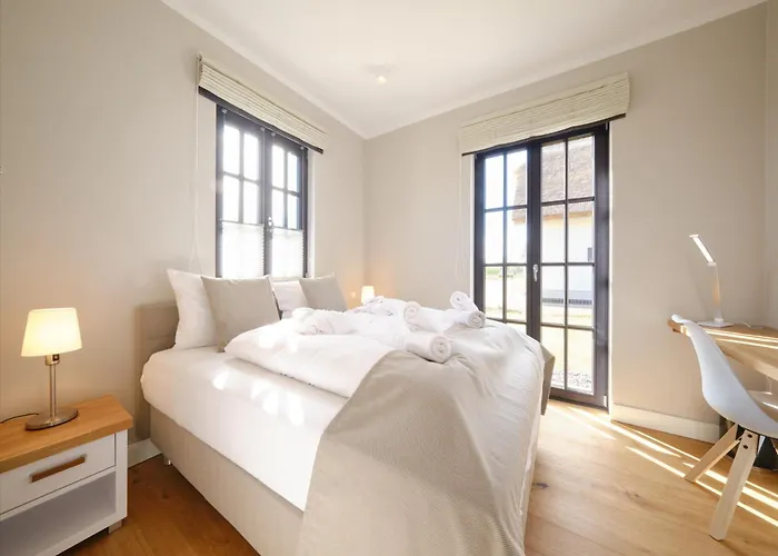Reetland Am - Luxusplus Reetdachvilla Mit 4 Schlafzimmern Und Kamin G11 Semesterbostad *